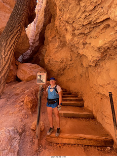 3500 a18. Bryce Canyon - Wall Street hike - Adam - sign