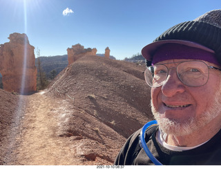 3501 a18. Bryce Canyon Fairyland Trail hike - Adam - my chosen hoodoo