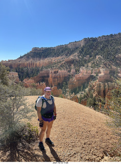 3513 a18. Bryce Canyon Fairyland Trail hike - Adam