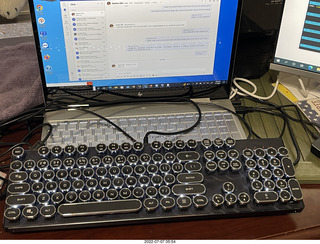 computer with retro Royal-Typewriter keyboard