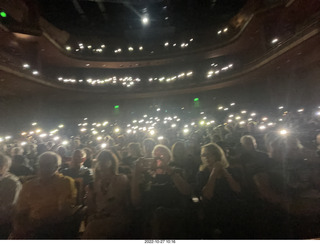Mesa - The Fab Four - audience with cell phones