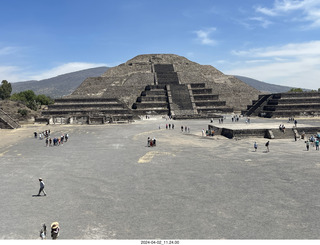 110 a24. Teotihuacan - Temple of the Sun