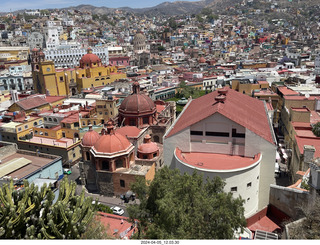124 a24. Guanajuato - lift going down
