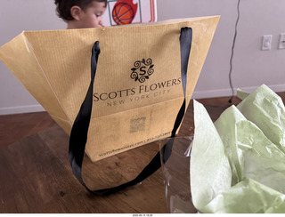 Midtown Manhattan - flower bouquet bag