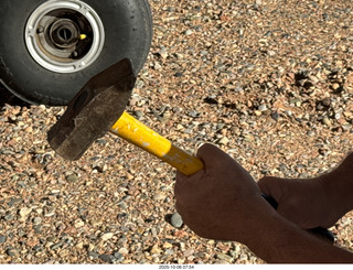 Monument Valley (UT25) - tying down N8377W