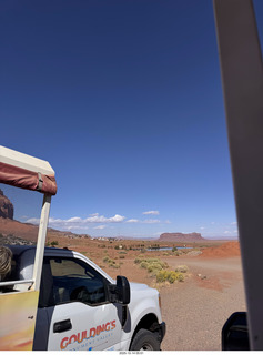 shanley pics - Monument Valley (UT25) - Gouldings vehicle
