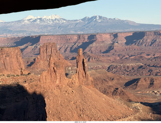 430 a2q. Utah - Canyonlands National Park - Mesa Arch