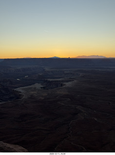 510 a2q. Utah - Canyonlands National Park sunset - Green River Overlook - sunset