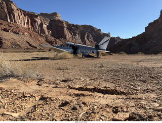 349 a2q. Utah - Hidden Splendor - N8377W