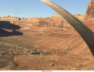 597 a2q. aerial - Utah - canyonlands