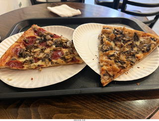 New York City - pizza shop