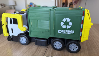 9 a2v. New York City - garbage truck toy