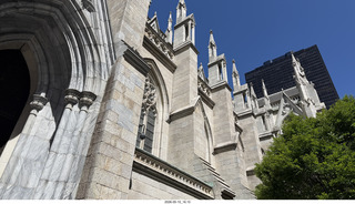 20 a2v. New York City - restaurant - St. Patrick's Cathedral