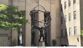 43 a2v. New York City - Rockafeller Center