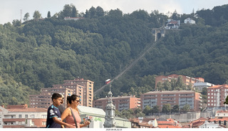39 a2y. Spain - Bilbao - walking tour - funicular