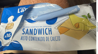 15 a2y. Spain - sandwich cheese packets package